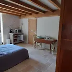 Panzió De Charme Dans Maison Charentaise 3*