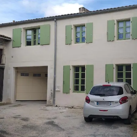 Bed & Breakfast De Charme Dans Maison Charentaise