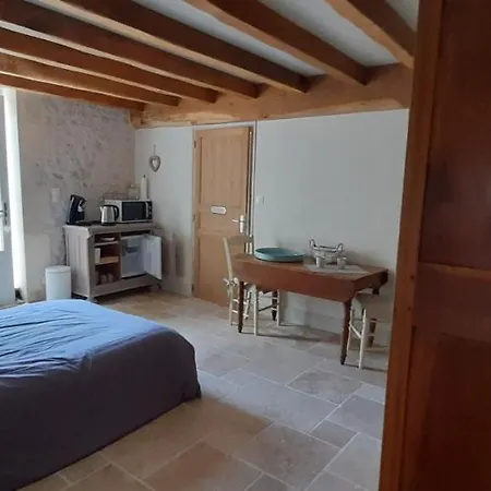 Bed & Breakfast De Charme Dans Maison Charentaise 3*