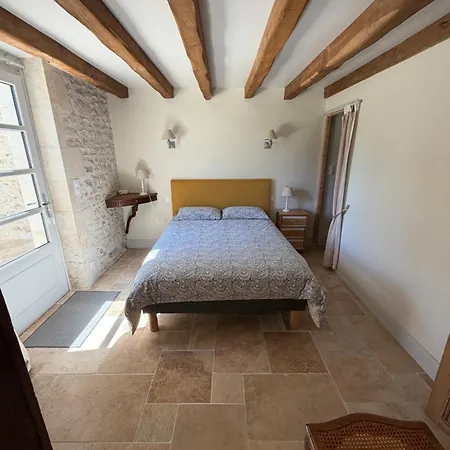 De Charme Dans Maison Charentaise Bed & Breakfast 3*