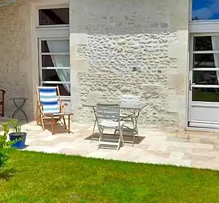 De Charme Dans Maison Charentaise ベッド・アンド・ブレックファスト 3*