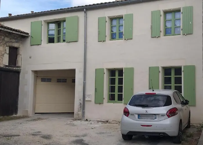 Bed & Breakfast De Charme Dans Maison Charentaise